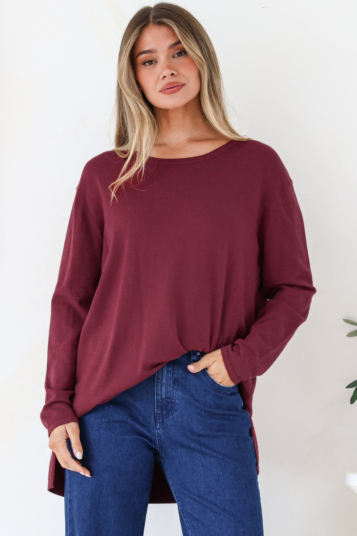Rylee Jumper - Crew Neck Long Sleeve Pullover with Side Splits in Wine
